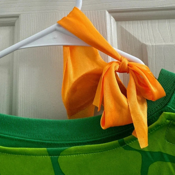 Teenage Mutant Ninja Turtles Michelangelo “Mikey” T-shirt with cape and mask - Picture 6 of 10